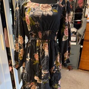 Elegant Floral Long Sleeve short dress 1X